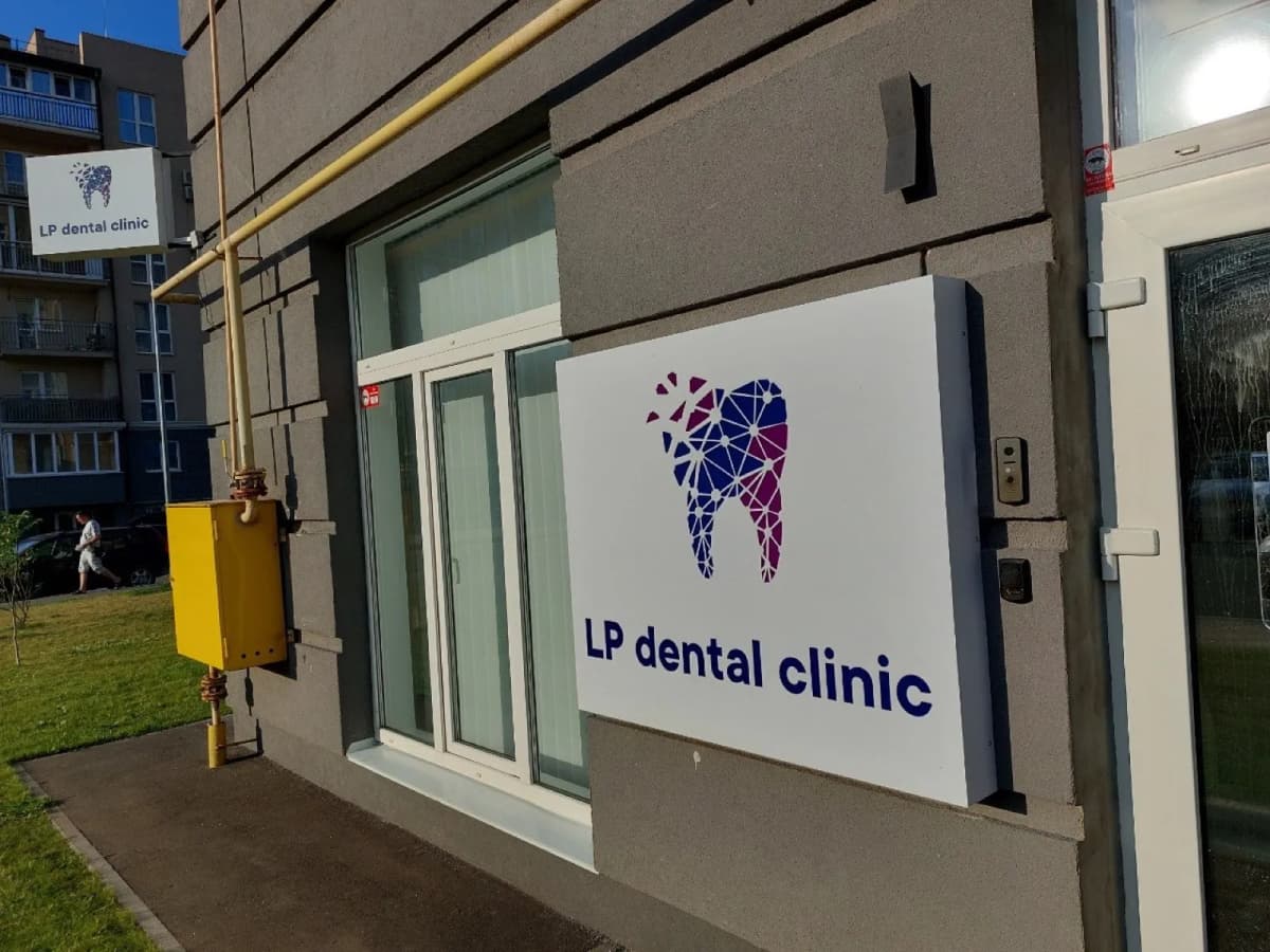 Dental clinics — a sign